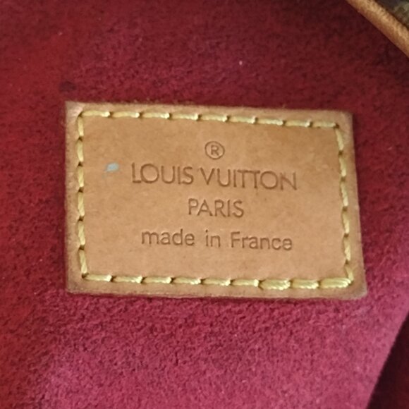 RARE Cute Authentic Louis Vuitton Crescent Bag๐น - Picture 4 of 13